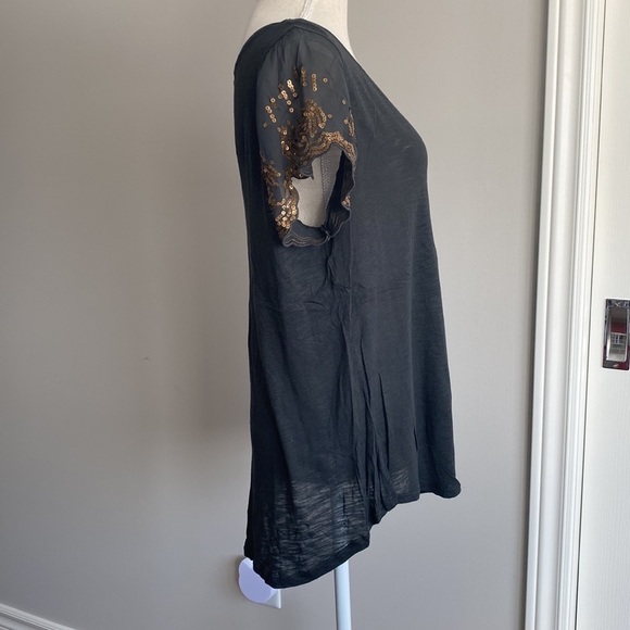 aerie - Glamorous Light Weight Tee with Rose Gold Sequin Sleeves - Picture 2 of 8